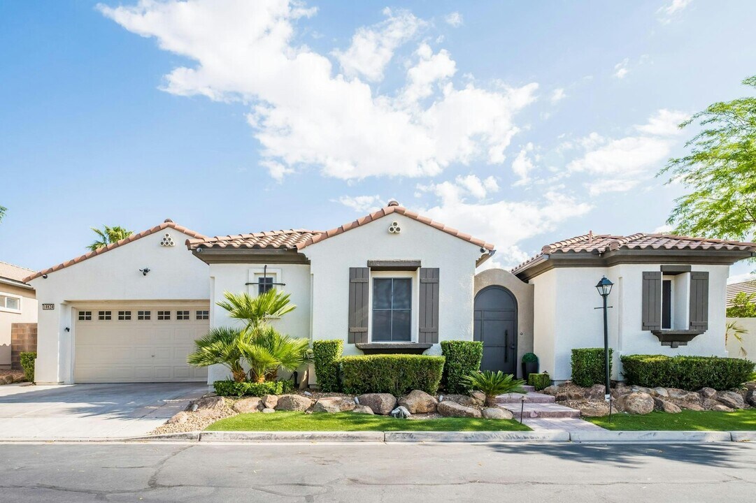 10820 Woodstream Ct in Las Vegas, NV - Building Photo