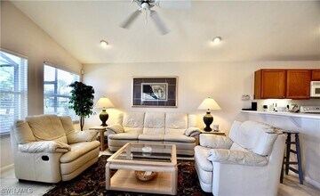 6444 Autumn Woods Blvd in Naples, FL - Foto de edificio - Building Photo