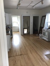 2471 S Howell Ave, Unit Upper Flat in Milwaukee, WI - Building Photo - Building Photo