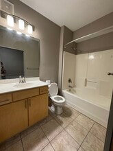 2600 University Ave SE, Unit 301 in Minneapolis, MN - Building Photo - Building Photo