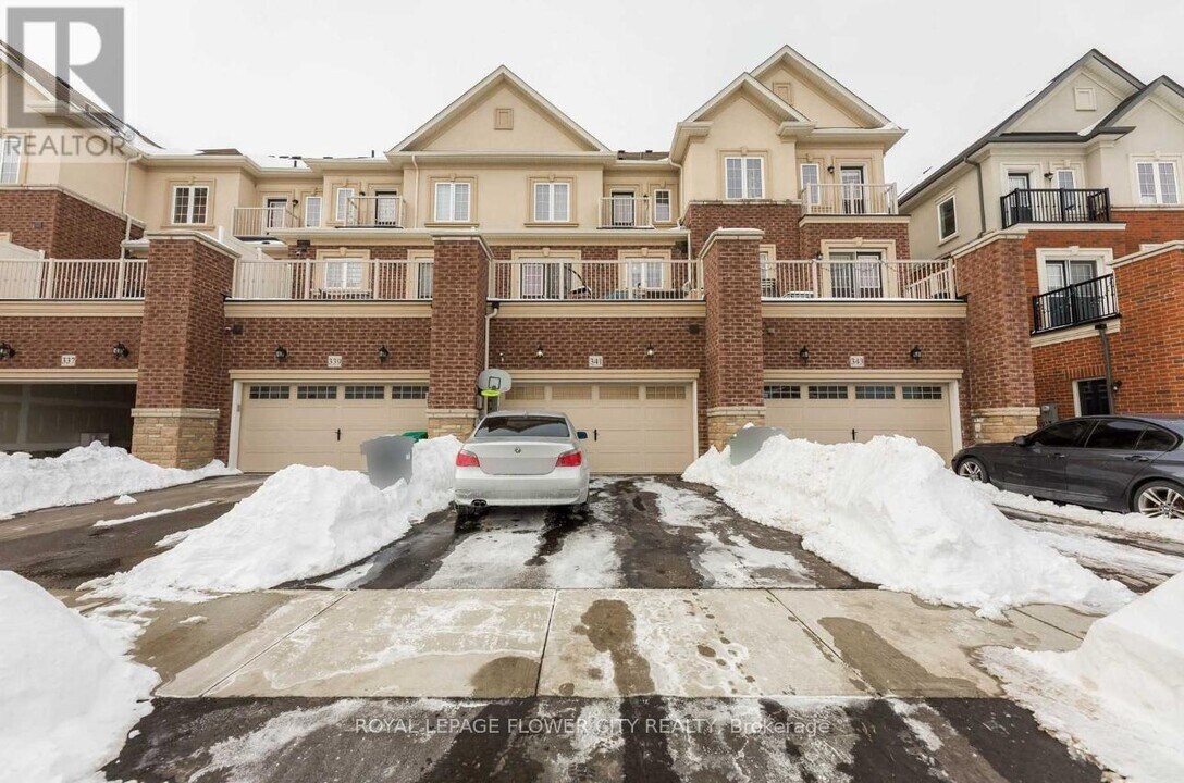 341 Remembrance Rd in Brampton, ON - Building Photo