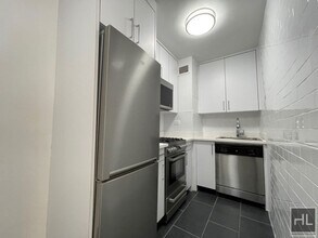 EAST 56 STREET in New York, NY - Building Photo - Building Photo