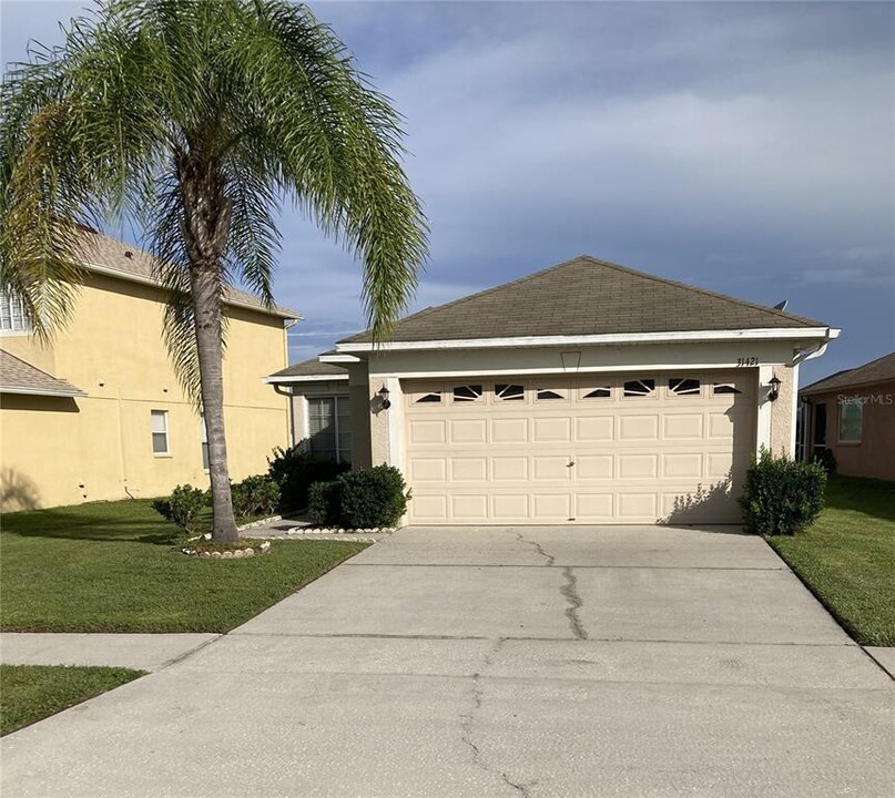 31421 Triborough Dr in Wesley Chapel, FL - Building Photo