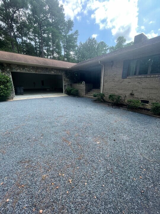 750 Mimosa Dr in Vass, NC - Building Photo