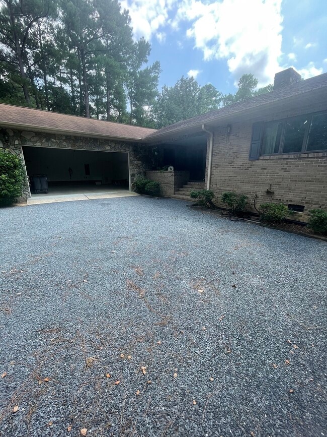 property at 750 Mimosa Dr