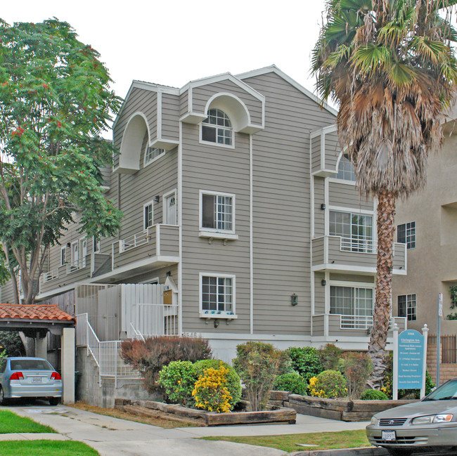 3546 Clarington Ave in Los Angeles, CA - Foto de edificio - Building Photo