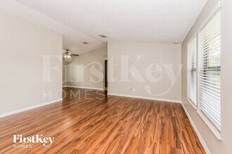 11073 Steeding Horse Dr in Jacksonville, FL - Building Photo - Building Photo