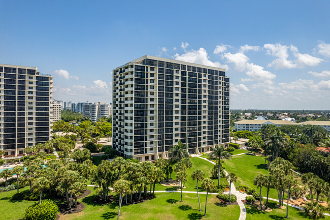 Vanderbilt Gulfside II in Naples, FL - Building Photo - Building Photo