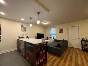 1026 Bloomfield St in Hoboken, NJ - Building Photo - Building Photo