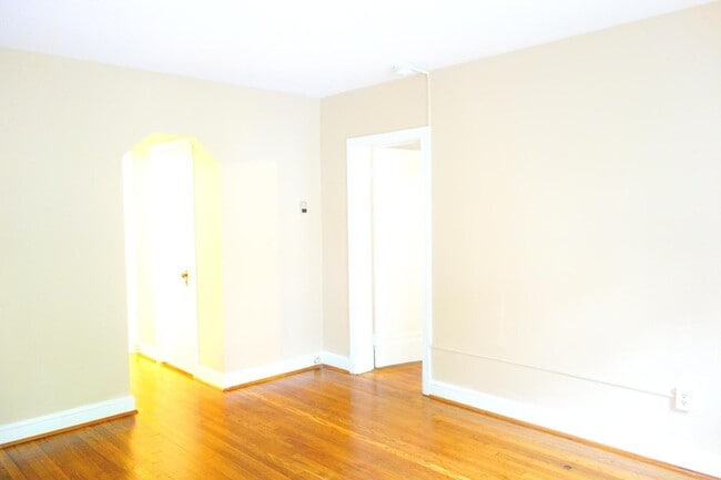 8409 Greenwood Ave in Takoma Park, MD - Building Photo - Building Photo