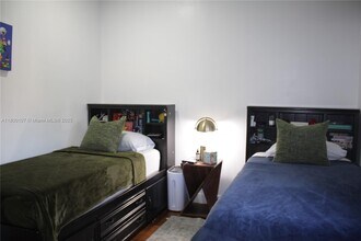 909 NE 41st Terrace in Homestead, FL - Foto de edificio - Building Photo