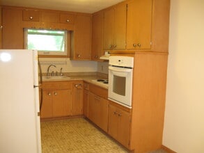 4926 Ascot Ln, Unit 1st floor Unit #2 in Madison, WI - Foto de edificio - Building Photo