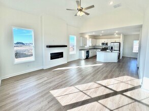 70 Hughetta St in Oakland, TN - Building Photo - Building Photo