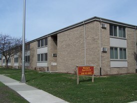 239 Twelve Mile Rd, Unit 17 in Royal Oak, MI - Building Photo