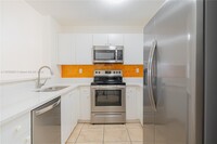 2941 Riverside Dr in Coral Springs, FL - Building Photo - Building Photo