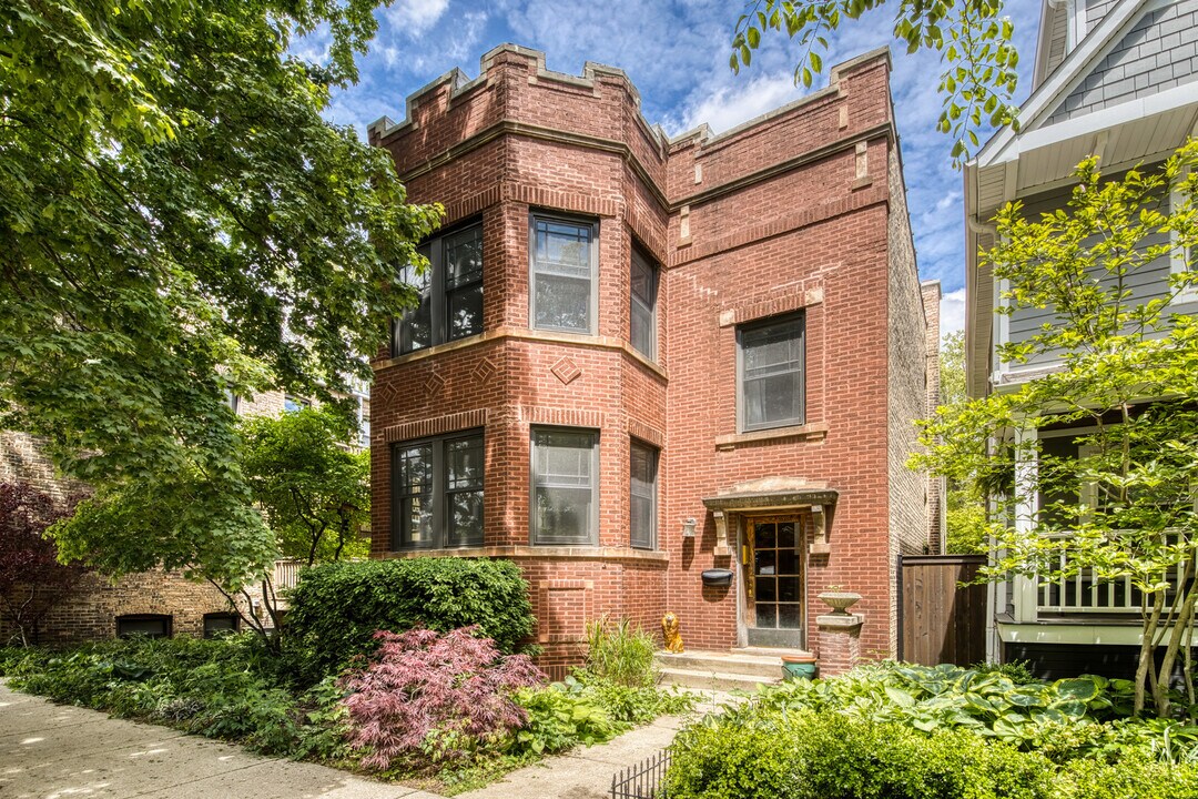 2152 W Agatite Ave in Chicago, IL - Building Photo