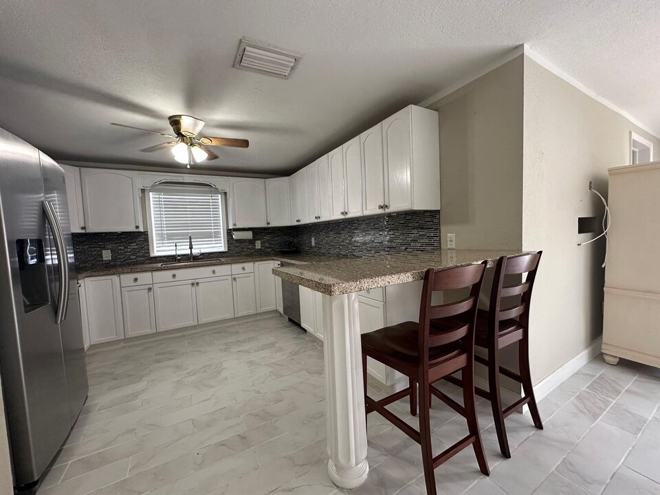 3745 Mt Tabor Rd in Lakeland, FL - Foto de edificio
