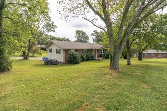 2344 Alice Bell Rd in Knoxville, TN - Building Photo - Building Photo