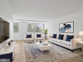301 N Beauregard St, Unit 219 in Alexandria, VA - Building Photo - Building Photo