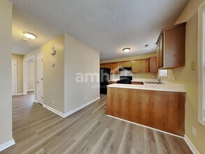 524 Wyndham Dr in Fuquay Varina, NC - Foto de edificio - Building Photo