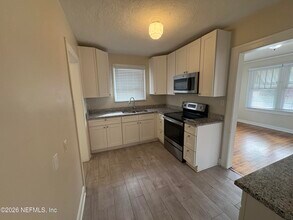 859 St Clair St in Jacksonville, FL - Building Photo - Building Photo