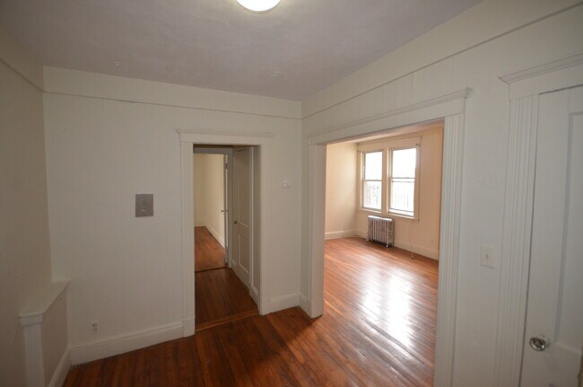 1682 Commonwealth Ave, Unit 17 in Boston, MA - Building Photo - Building Photo