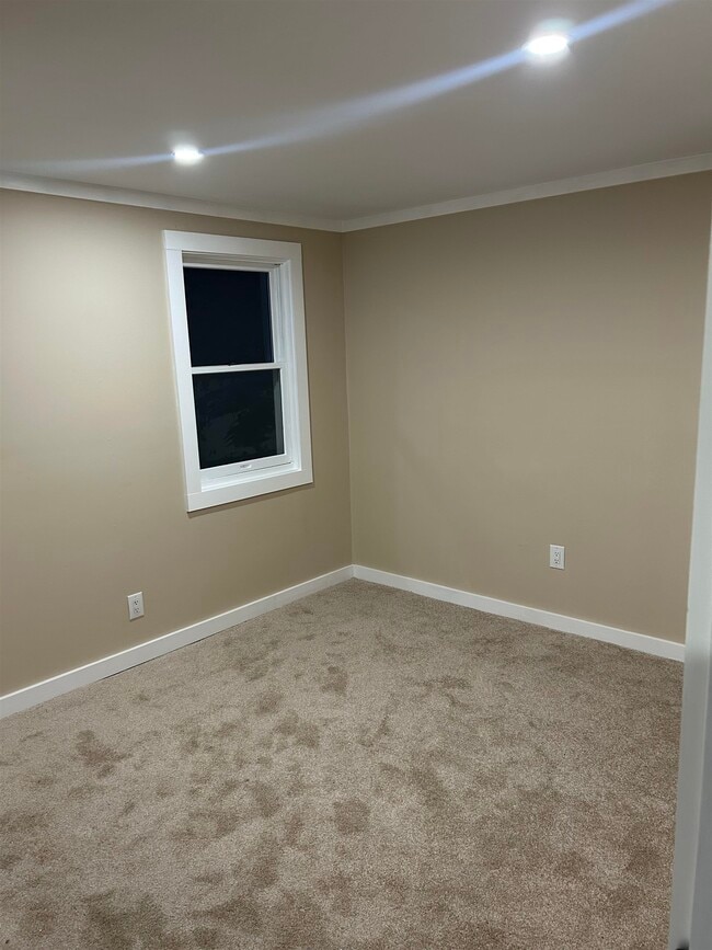 15 Highland St in Rochester, NH - Building Photo - Building Photo