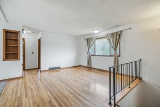 250 117th Ave NE in Blaine, MN - Building Photo - Building Photo