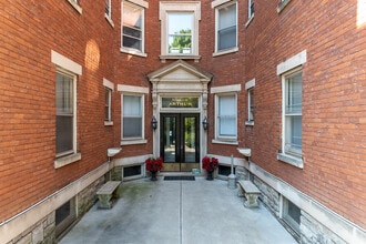 The Arthur Historic Apartments! in Covington, KY - Foto de edificio - Building Photo