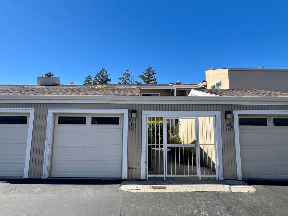 182 Marylinn Dr in Milpitas, CA - Building Photo