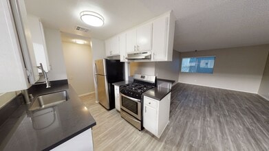 12617 OXNARD || Unique TWO LEVEL APT available! in North Hollywood, CA - Building Photo - Interior Photo