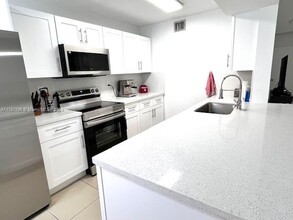 9762 NW 49th Ter, Unit 378 in Doral, FL - Foto de edificio - Building Photo