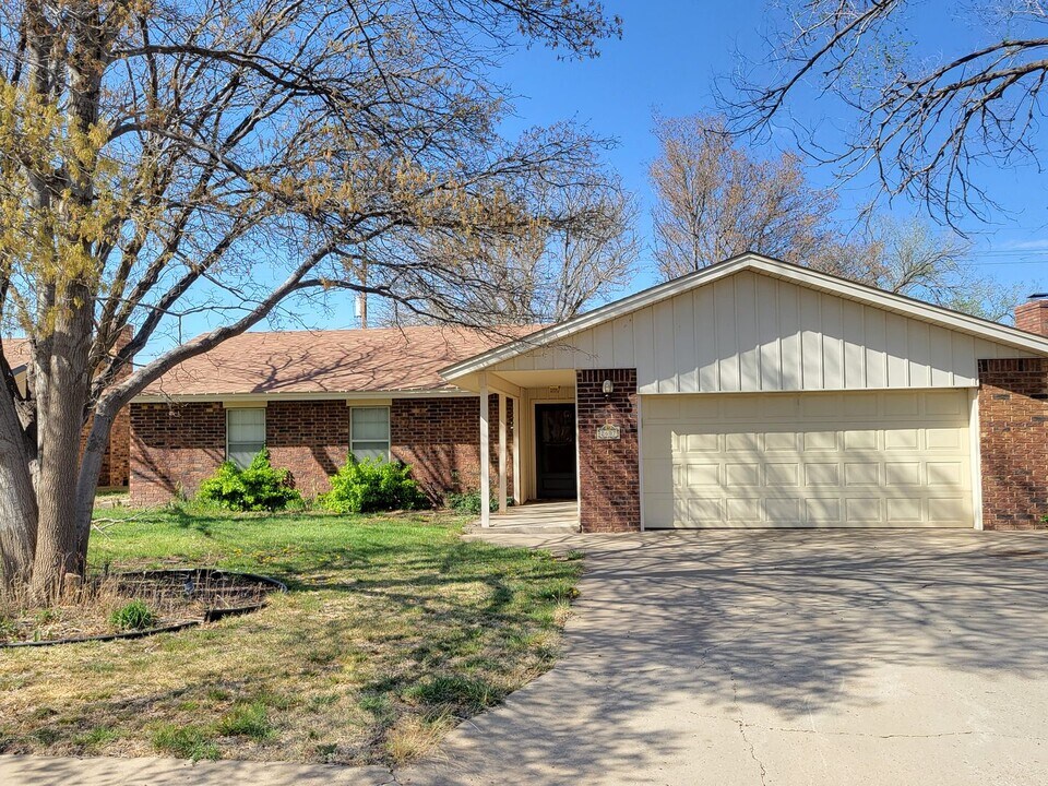 2607 14th Ave in Canyon, TX - Building Photo