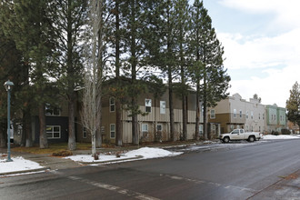 The Village Apartments in Sisters, OR - Building Photo - Building Photo