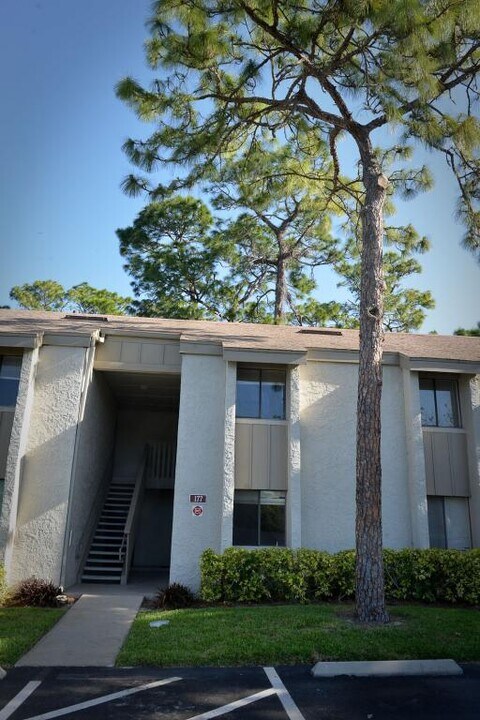 177 Springwood Cir in Longwood, FL - Foto de edificio