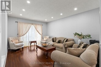 7 Fairchild Crescent in London, ON - Building Photo - Building Photo