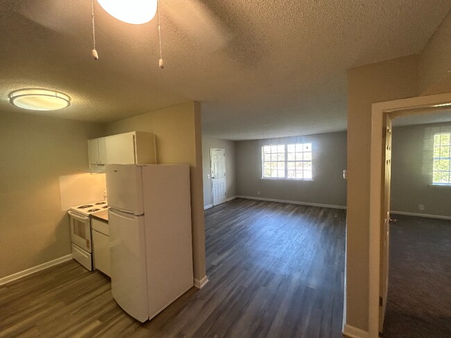 300 Berkley Dr in Nashville, TN - Foto de edificio - Building Photo