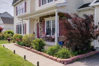 65 Haywood Ln in Rensselaer, NY - Building Photo - Building Photo
