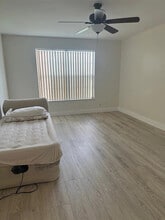 8205 NW 61st St in Tamarac, FL - Building Photo - Building Photo