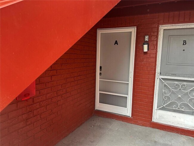 1140 83rd Ave N, Unit A in St. Petersburg, FL - Building Photo - Building Photo