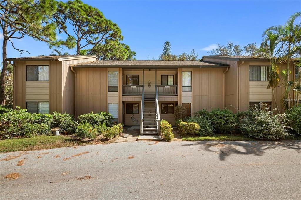 1707 Pelican Cove Rd in Sarasota, FL - Building Photo