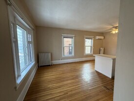 2000-2002 Dupont Ave S in Minneapolis, MN - Building Photo