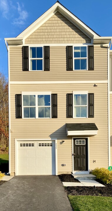 535 River Run in Northampton, PA - Building Photo