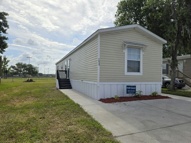 7035 Greenbrier Village Dr in Lakeland, FL - Building Photo - Building Photo