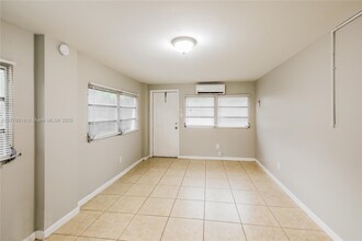 5652 Garfield St in Hollywood, FL - Building Photo - Building Photo