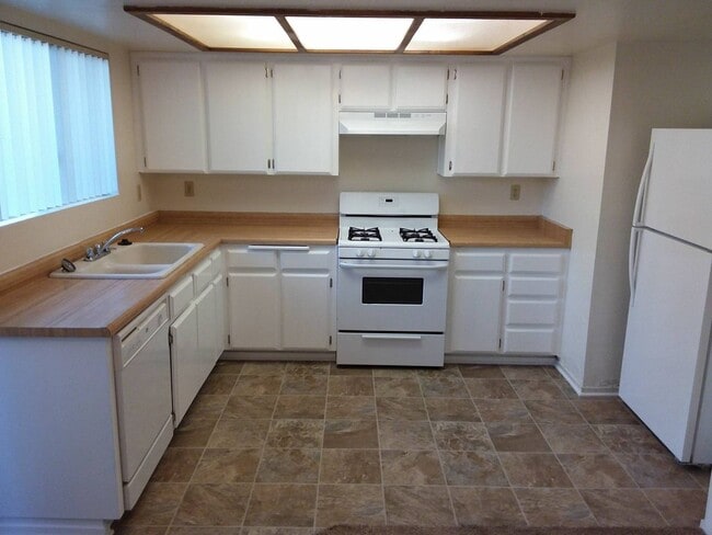 1175 Ramona Ave in Grover Beach, CA - Building Photo - Building Photo