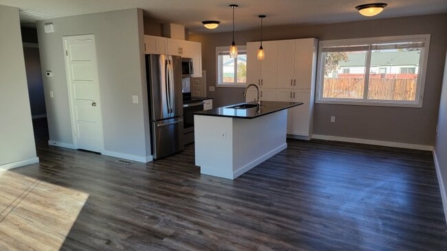 property at 1414 Keller Ave