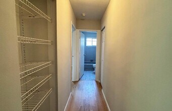 562 Lowell Ave in Cincinnati, OH - Building Photo - Building Photo