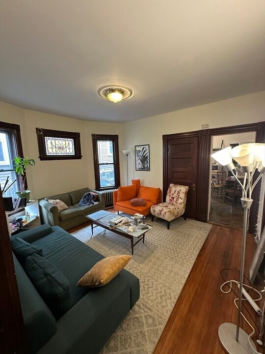 33 Stone Ave, Unit 1 in Somerville, MA - Building Photo