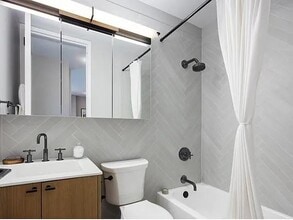 560 W 43rd St in New York, NY - Building Photo - Building Photo